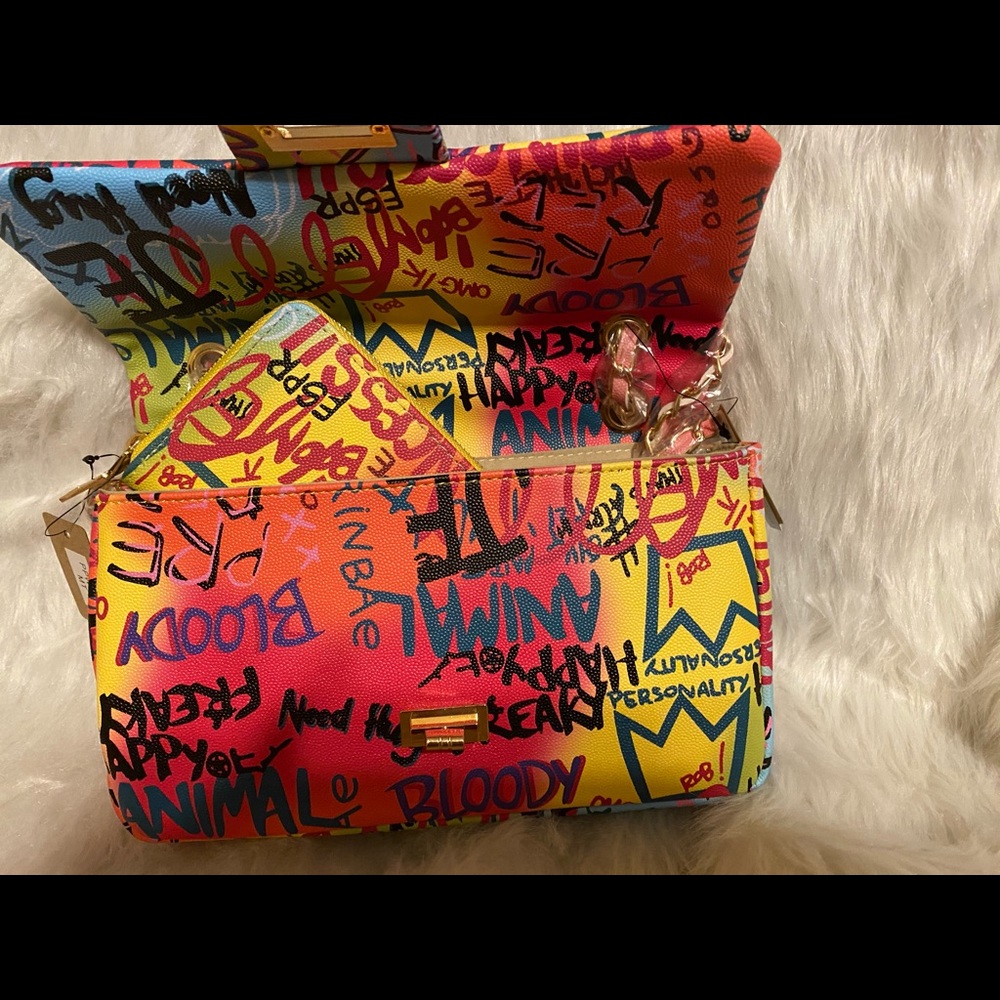 Purses - Picture 3 of 4